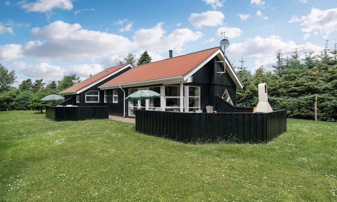 Hou House | "Hemming" - from the sea by Interhome