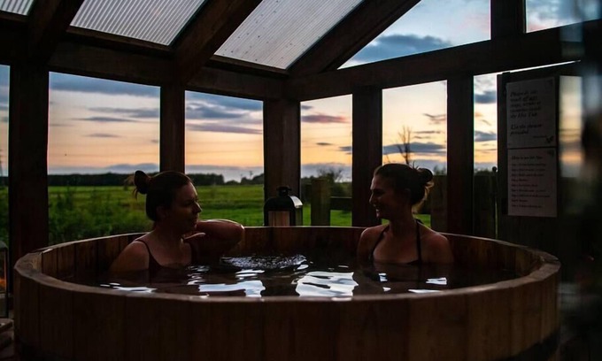 Scunthorpe Other | Hen Party House Sleeping 13: Private Spa & Catering