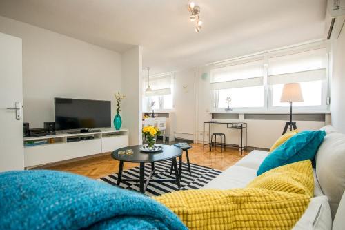 Zagreb Apartment | Hendrix Bridge Apartment