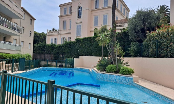 Prado - Republique Condo | HENRI CAMILLE REAL ESTATE -Beautiful one bedroom swimming pool and parking
