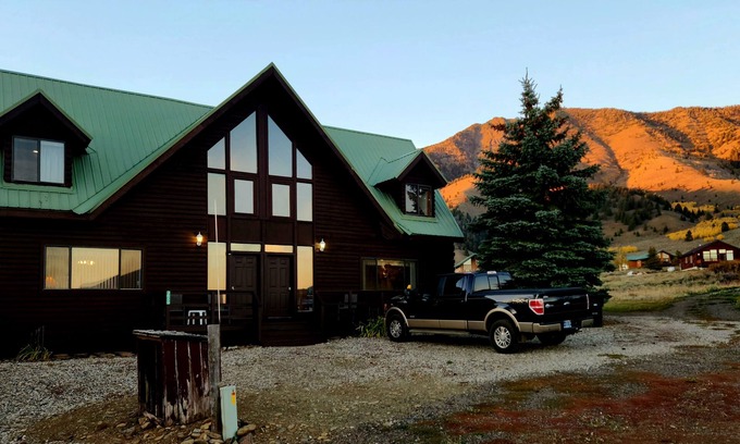 Island Park Cabin | Henry's Lake & Mountains Near West Yellowstone - A Side