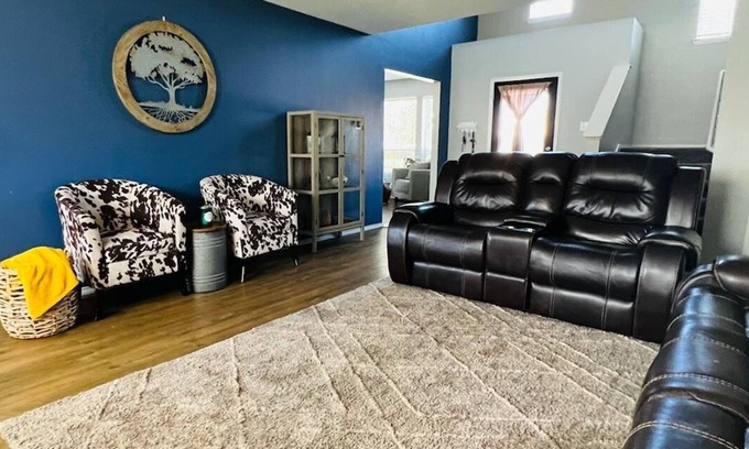 Forney House | HEPA FILTERED Peaceful 3 bed/ 1.5 Bathroom HOME