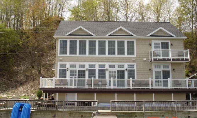 Town of Torrey House | Herbst's Hideaway on Seneca Lake