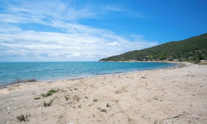 Portmore Apartment | Here'snn"Portmore's Bayfront Villas: Where Luxury Meets Serenity"nnnn