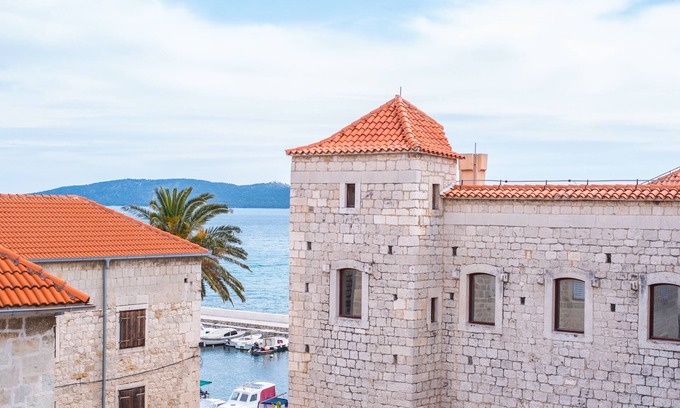 Kastela Villa | Heritage Guesthouse-Villa Vitturi with Seaview and Castle view right next to Sea