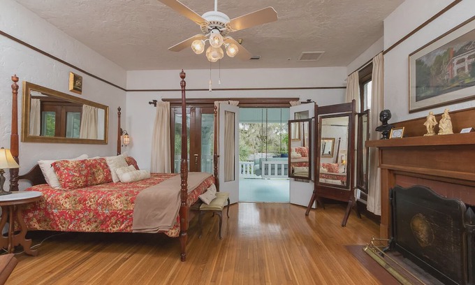 Micanopy Bed & Breakfast | Herlong Mansion Bed and Breakfast Inn - Herlong Suite
