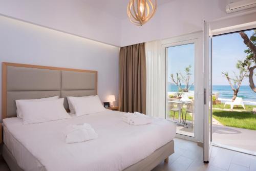 Kato Stalos Apartment | Hermes Beach Front