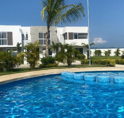 Boulevard Barra Vieja House | Hermosa casa en Acapulco con club de Playa.