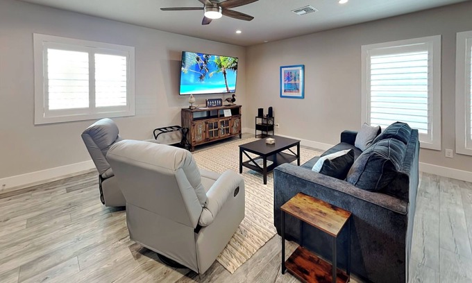 Rockport House | Heron's Roost | Centrally Location with Covered Boat/RV Parking!