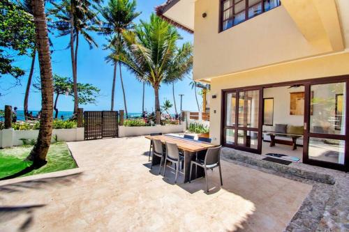 Boracay Island House | Hey Jude Bulabog Beachfront Residence