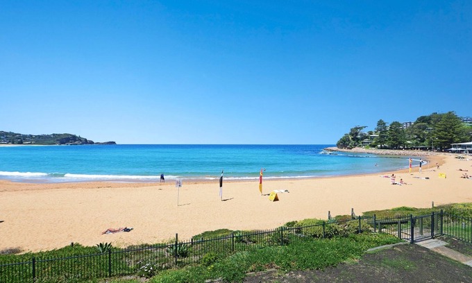 Avoca Beach Apartment | Hi Surf 9 - Absolute Beachfront