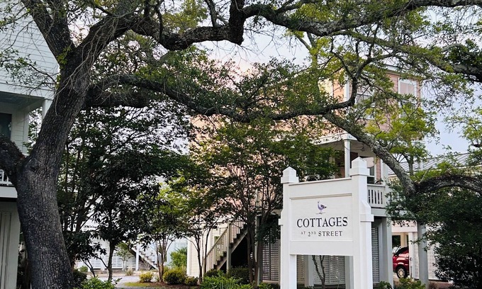 Pass Christian Cottage | Hidden Gem- Cozy Cottage on the MS Gulf Coast
