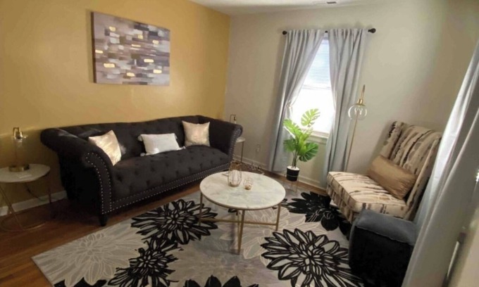 Mosby House | Hidden Gem in the City!