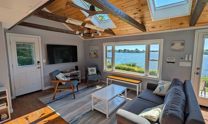 Narragansett House | Hidden Narragansett Gem! VIEWS, VIEWS, VIEWS!