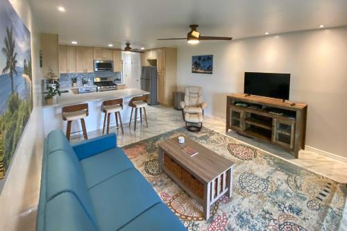Ualapue Apartment | High-End Resort Condo Nestled on Molokai Shoreline