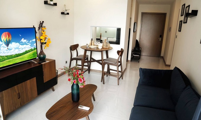 Hang Xanh Apartment | High-floor River-view Apartment