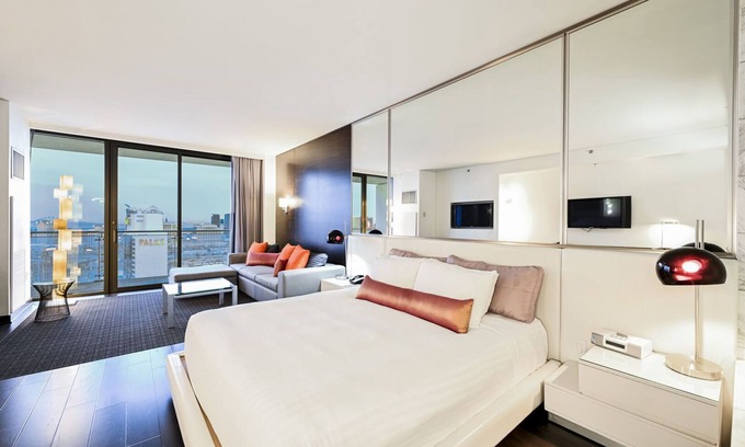 Las Vegas Apartment | High Floor Studio Strip View w/Open Balcony at Palms Place