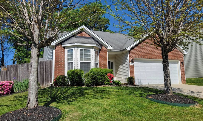 High Point House | High Point's Gem! Group Friendly! Five Bedrooms! Pet Friendly!