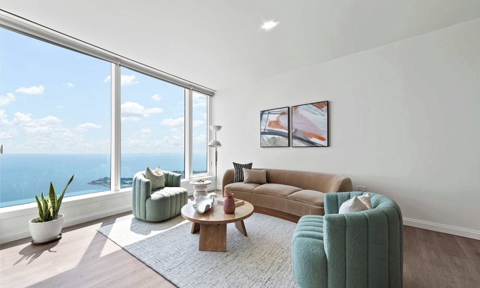 The Loop Apartment | High-Rise 65 Fl Apt w/Lux Amenities, Lake Views