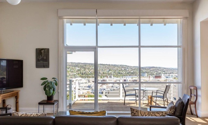 East Launceston Hotel | Highbury Apartments