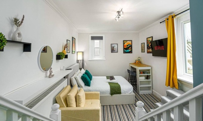 Islington Apartment | Highbury Studio just a 1 minute walk away from Highbury & Islington Station