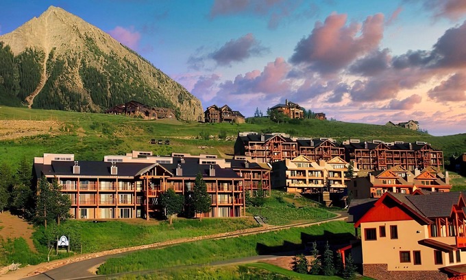 The Outlook Ski Chalet | Highest Condo in CB with Stunning Views from Porch