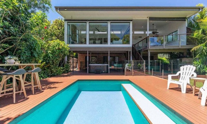Forster House | Highly-sought-after home, One Mile Beach across the road. Golf course next block
