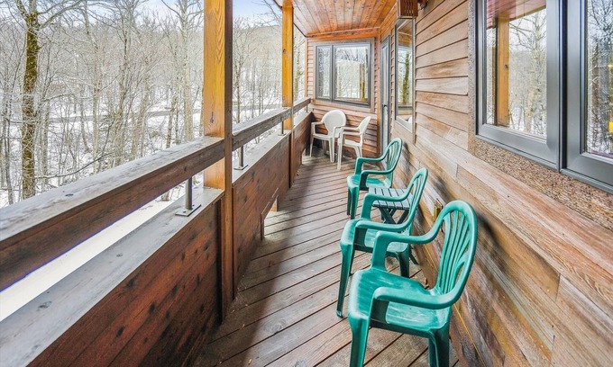 Central Vermont- Killington Condo | Highridge E5 located at the base of Killington Mountain moments from the base lodges