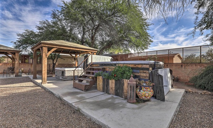 Tucson Cottage | Hike, Shop & Unwind: Tucson Home w/Shared Hot Tub