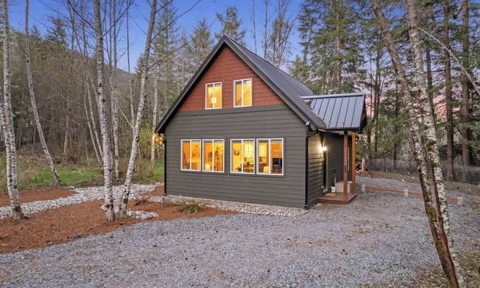 Ashford Cabin | Hikers Haven at MT Rainier