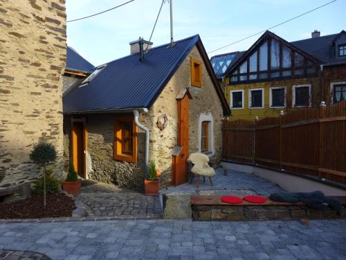 Roes House | Hiking Roes Nature & Charm