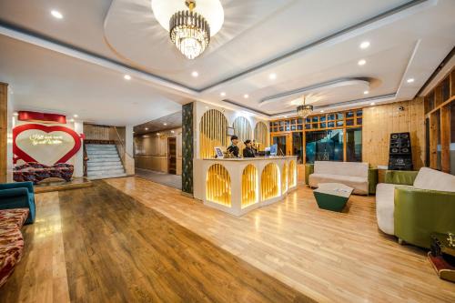 Aleo Hotel | Hill River Resort - Central Heated & Air Cooled - Near Mall Road , Best Property of Manali 2024- 2025