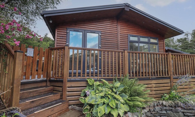 Troutbeck Bridge Cottage | HILL TOP LODGE, family friendly, with pool in White Cross Bay