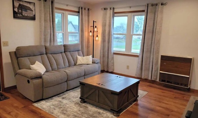 Hillsboro House | Hillsboro Driftless Guesthouse is cozy and ready for you!