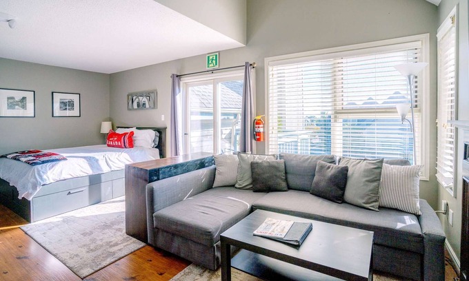 Craigleith Condo | Hillside BLUE MTN Family Loft @ North Creek Resort