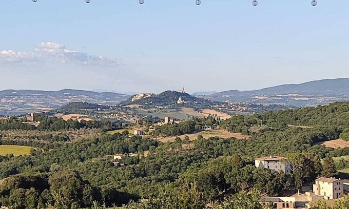 Acqua Loreto Villa | Hillside Cottage with Exquisite Picture Postcard View of Todi