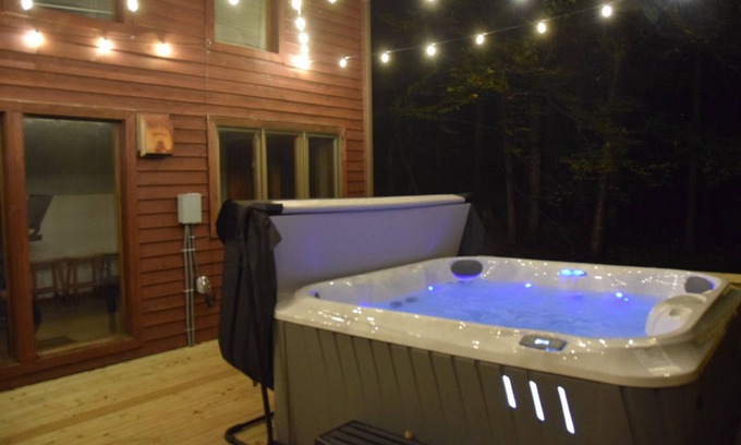 Old Timberline Cabin | Hillside Haus Hottub EV Timberline Game Rm