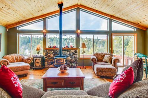 Truckee House | Hillside View Home