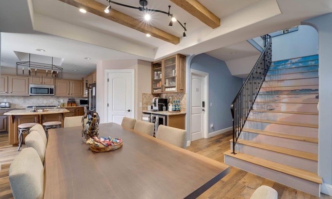 Arroyo Grande House | Hillside view with hot tub