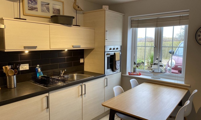 Beadnell Cottage | Hilly Brow - Holiday Cottage Sleeps 4, 3 bedrooms
