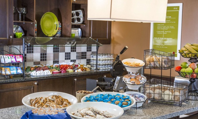 Hampton Hotel | Hilton Garden Inn Hampton Coliseum Central