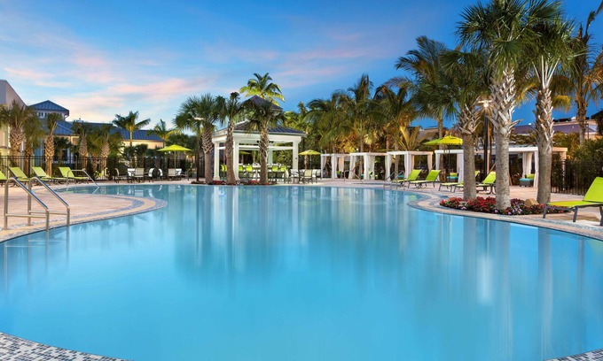New Town Hotel | Hilton Garden Inn Key West/The Keys Collection