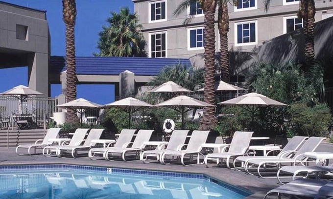 Las Vegas Resort | Hilton Grand Vacations on Paradise LVCC -1bdrm