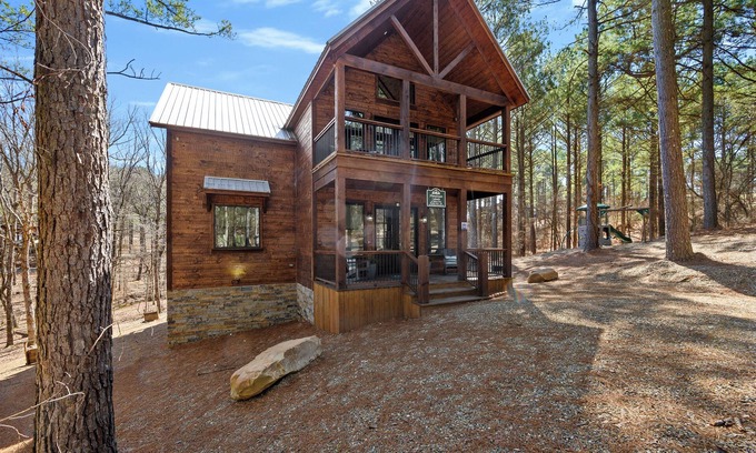 Broken Bow Cabin | Himalayan Cabana in Hochatown/Broken Bow, OK