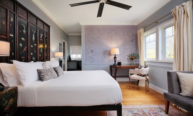 Wailuku Bed & Breakfast | Hinano Suite - Historic charm | Chef's breakfast