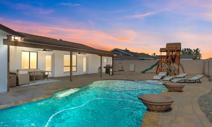 Mesa House | Hip & Modern Oasis + Pool & Spa!nn