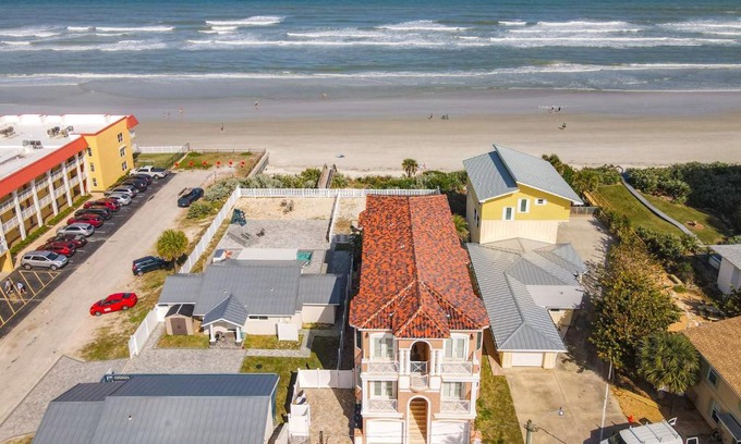 New Smyrna Beach House | Hip Nautic ~ Luxury Beachfront Beach Home with Pool - Car Free Beach - 4071H