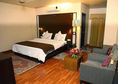 PECHS House | Hira Guest House