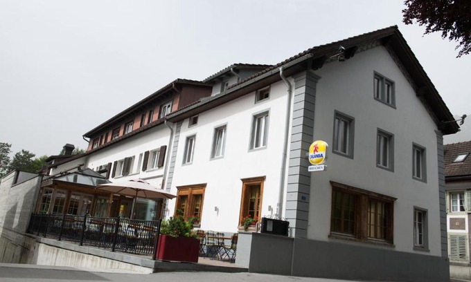 Maienfeld Hotel | Hirschen B&B