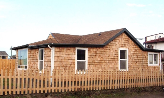 Long Beach Cabin | Historic 1920s Cabin Downtown: across street from Ocean one block from main